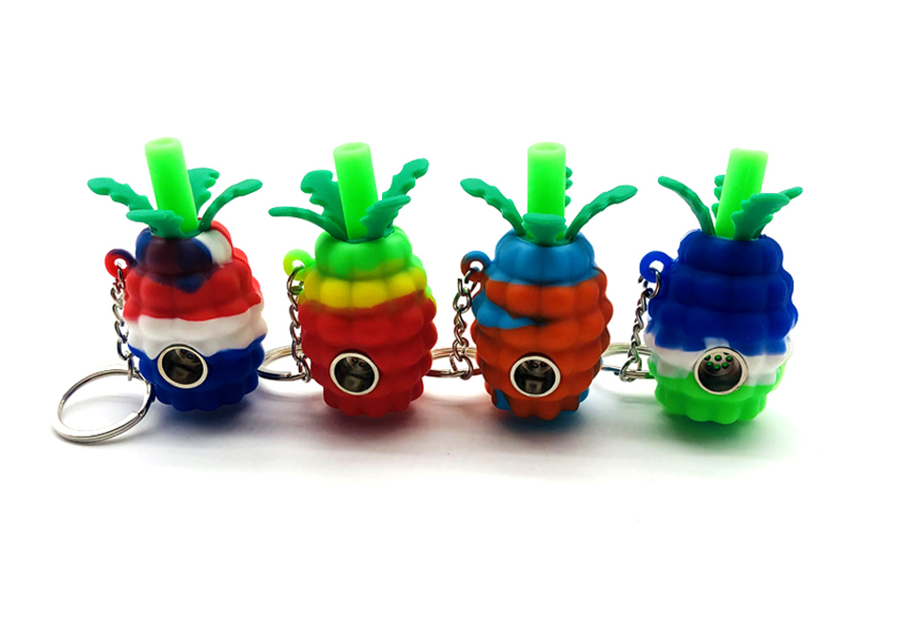 1010_706-恢复的Silicone Smoking Pipe Tobacco Cartoon Pinapple Keychain Weed Pipe New Smoking Accessories