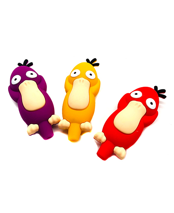 576_706Silicone Smoking Pipe Tobacco Cartoon Duck Weed Pipe New Smoking Accessories