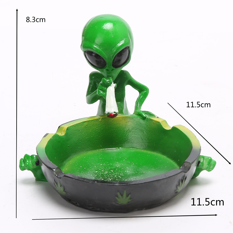 Aliens Shaped Resin Ashtray With Smoking Small Size Mix Colors 8.5cm OEM